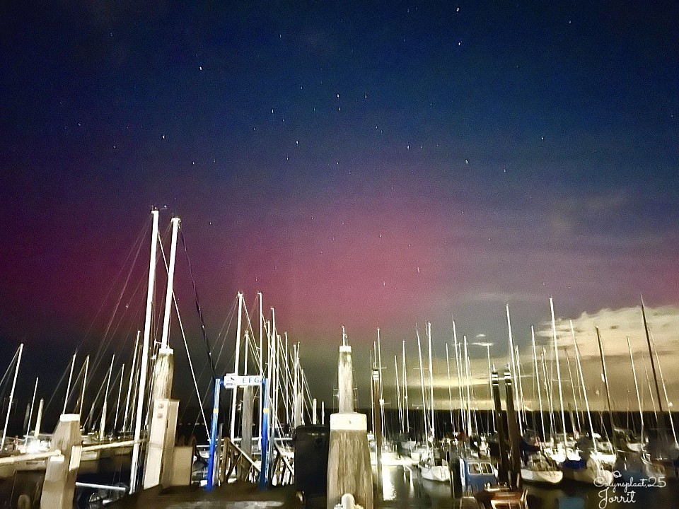 Afgelopen nacht een foto van het noorderlicht gemaakt boven Colijnsplaat